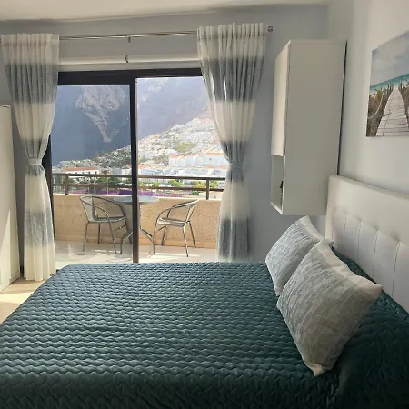 With Fantastic Sea View In Gigantes * Puerto de Santiago (Tenerife)